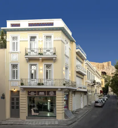 Plaka Arch Suites Отели рядом с достопримечательностью «Монастырь Кесариани»