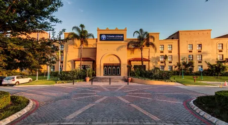 Town Lodge Polokwane Отели рядом с достопримечательностью «Peter Mokaba Stadium»