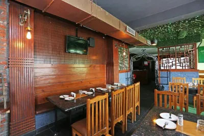 FabHotel the Townhouse Hotel in zona Ganga Greenways 1 - Ganges ghats, Cycle along canal to Falls, water mill etc.