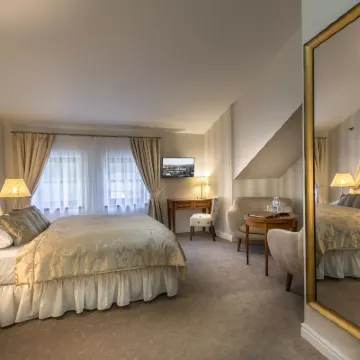Hotel Hoffmeister Hotels near Wallenstein Garden