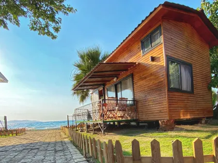 Lazoğlu Bungalov Отели в г. Gullubahce Mahallesi