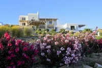 Salty Houses Hotels in Kalafatis