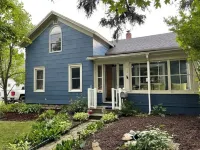Village Gem - convenient, Spacious, 2 bedroom - Can be ADA Accessible