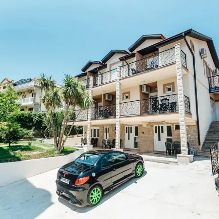 Apartments Belani Отели в г. Герцег-Нови