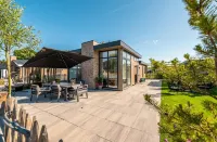 Lodge 4.5 km from the Seaside Town of Rockanje Hotel a Brielle