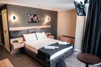 Swiss İnn Express Hotel a 