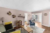 Blushing Bungalow Hotel a Midfield