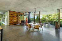 The Planchonella House - Eco Stay de Luxe