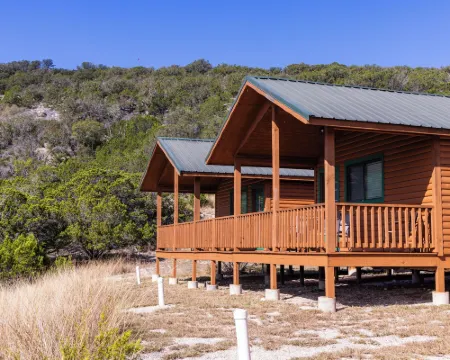 德克薩斯丘陵鄉村度假村 班德拉縣酒店