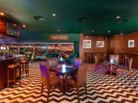 Al Falaj Hotel - bar