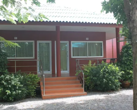 แหลมทองรีสอร์ท โรงแรมในอำเภอ ดอนสัก