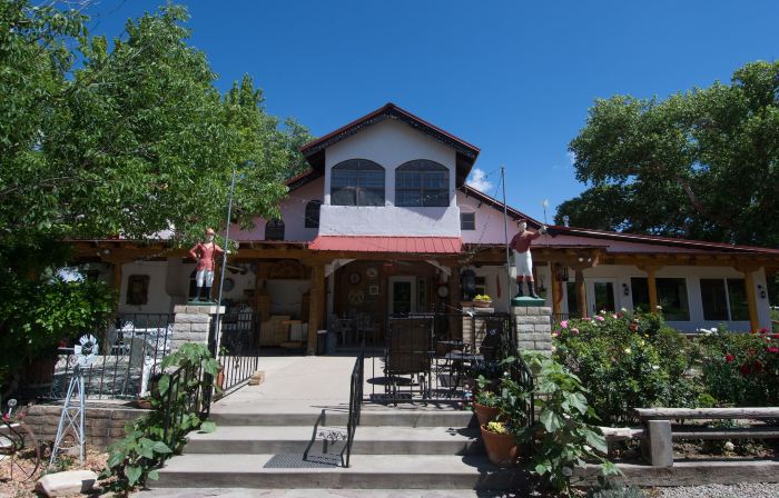 Red Horse Bed and Breakfast