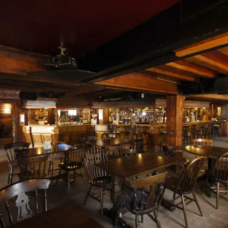 The Longboat Inn