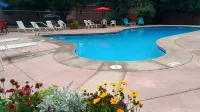 Buffalo Lodge Bicycle Resort - Amazing Access to Local Trails & the Garden - С бассейном
