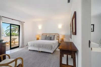 WHome Luxury Private Family Villa w/ S-Pool AC & Parking