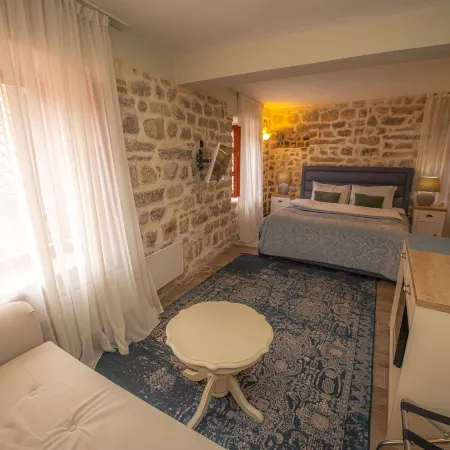 Antika Guesthouse