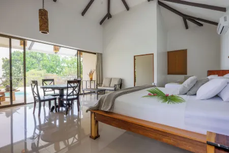 Akua Suites Ocean View Отели в г. Тарколес