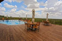 Uukwaluudhi Safari Lodge - Homestay