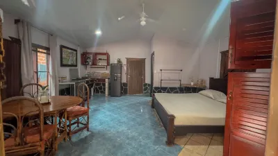 Camila's Beach House Hotel di 