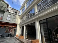 Berfinn Hotel Ortaköy Hotels near Beylerbeyi