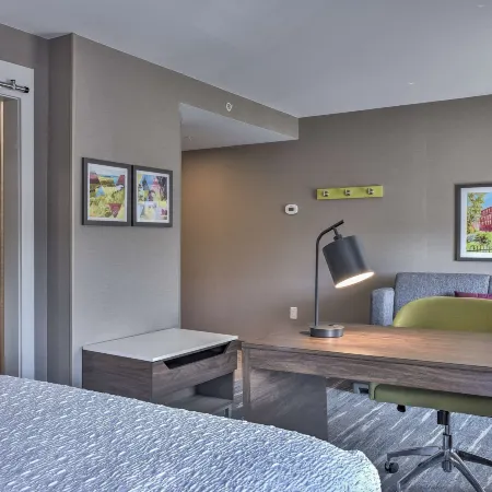 Hampton Inn & Suites by Hilton Keene