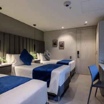 4南飯店 恩裡克奧拉亞埃雷拉機場附近的飯店