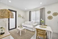 Avi Lux Stay Hotels in South Miami Heights