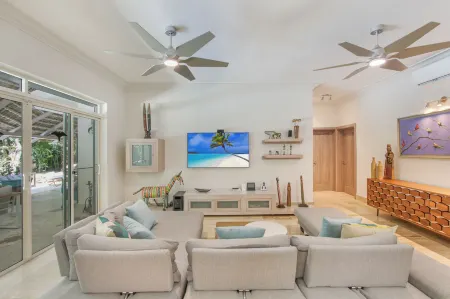 5Br Villa with Pool&Beach in Punta Cana