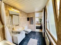 Newly Furnished Beautiful Old Building Apartment in the Center with Apple TV O1 Hôtels à : Gaiserwald