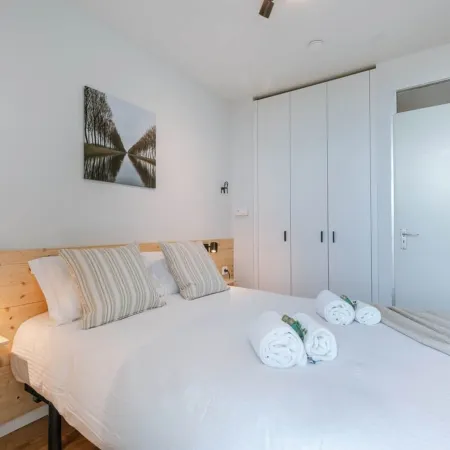 Huswell - Cosy Apartment with Frontal Seaview