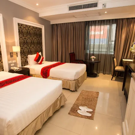 Hope Land Hotel Sukhumvit 46/1 Отели рядом с достопримечательностью «Станция надземного метро Ekkamai»