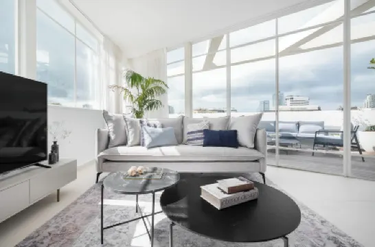 KG4 Lux Apartments Hotel dekat White City