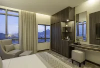 The Seasons Hotel