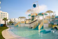Atlantica Aqua Blue - شاطئ