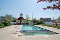 Luxury & Location in New Buffalo - Downtown, Close to Beach, Private Pool