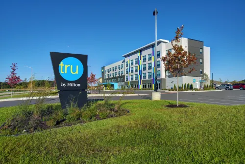 Tru by Hilton Stoughton - 3-Star