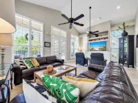 3-Min Walk to Beach, 2 Fully Equipped Homes for Your Destin Getaway