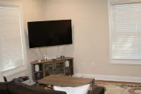 Cute Place 2yrs old near 2 Ski resorts, Many Wineries/Breweries, BR Parkway, .