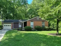 Discover Your Vacation Haven in Greenville, SC – B5 Homes! Hotels near Turtle Shell Grill & Bar