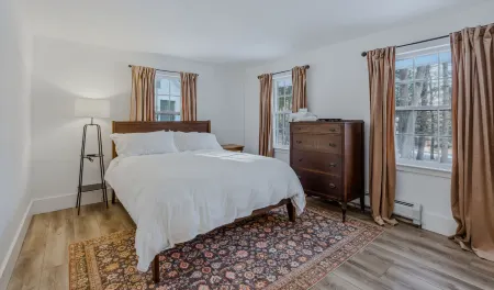 Expansive Nature Trails and Cozy Fireplace - Charming Serene Retreat