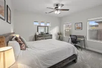 Private Pool, Hot Tub, and Putting Green - Spectacular Retreat