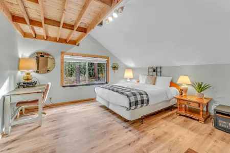 Scenic Deck and Gas Fireplace Retreat - Charming Mountain Escape