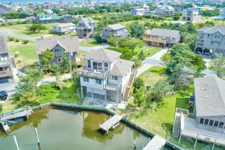 Waterfront home on a sound canal with shallow dock & sunset views - 2 dogs OK