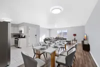 Unforgettable Urban Retreat with Top Amenities - Spacious Modern Haven