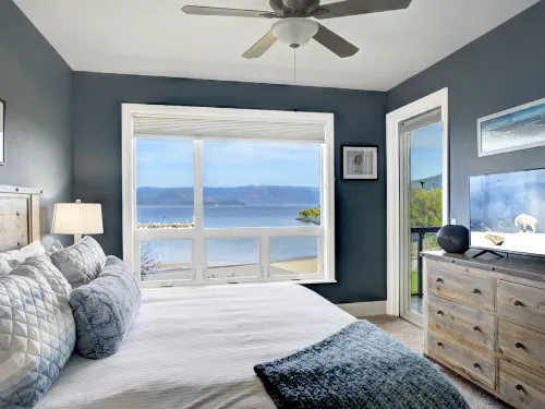 Private Beach and Heated Outdoor Pool - Gorgeous Lakeside Oasis