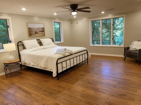 Blue Heron Cove Lakehouse in the Ozarks