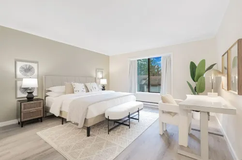 Stylish Townhouse with Patio and Electric Fireplace - Chic Modern Oasis