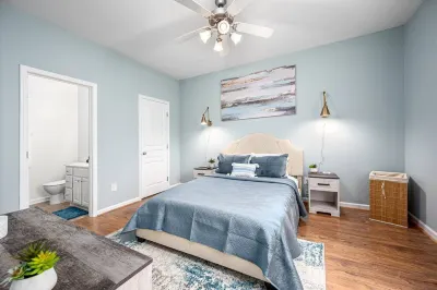 First Floor Master and Convenient Amenities - Charming Family Haven Hotels near American Eagle Store