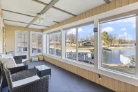 Gentle Lot with Swim Area and Dock Amenities - Captivating Fishing Haven
