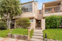 Ocean View Balcony and Designer Interiors - Stunning Coastal Retreat